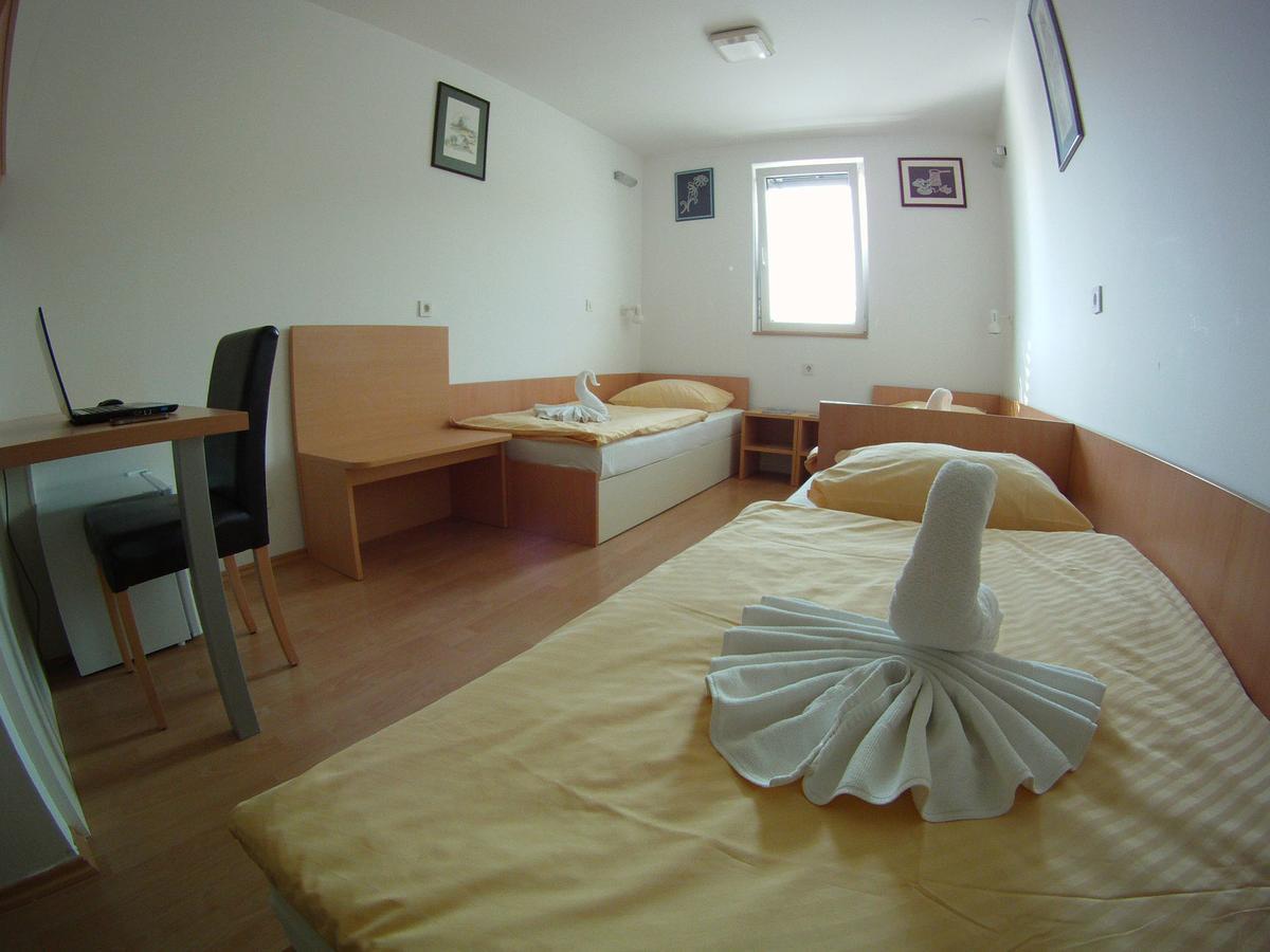 Hotel Galaksija Trebnje Extérieur photo
