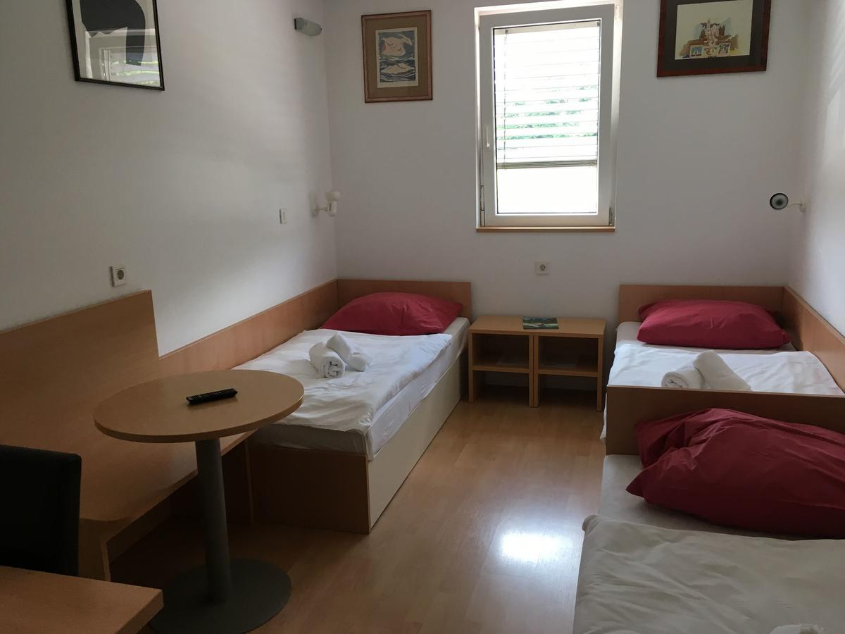 Hotel Galaksija Trebnje Extérieur photo
