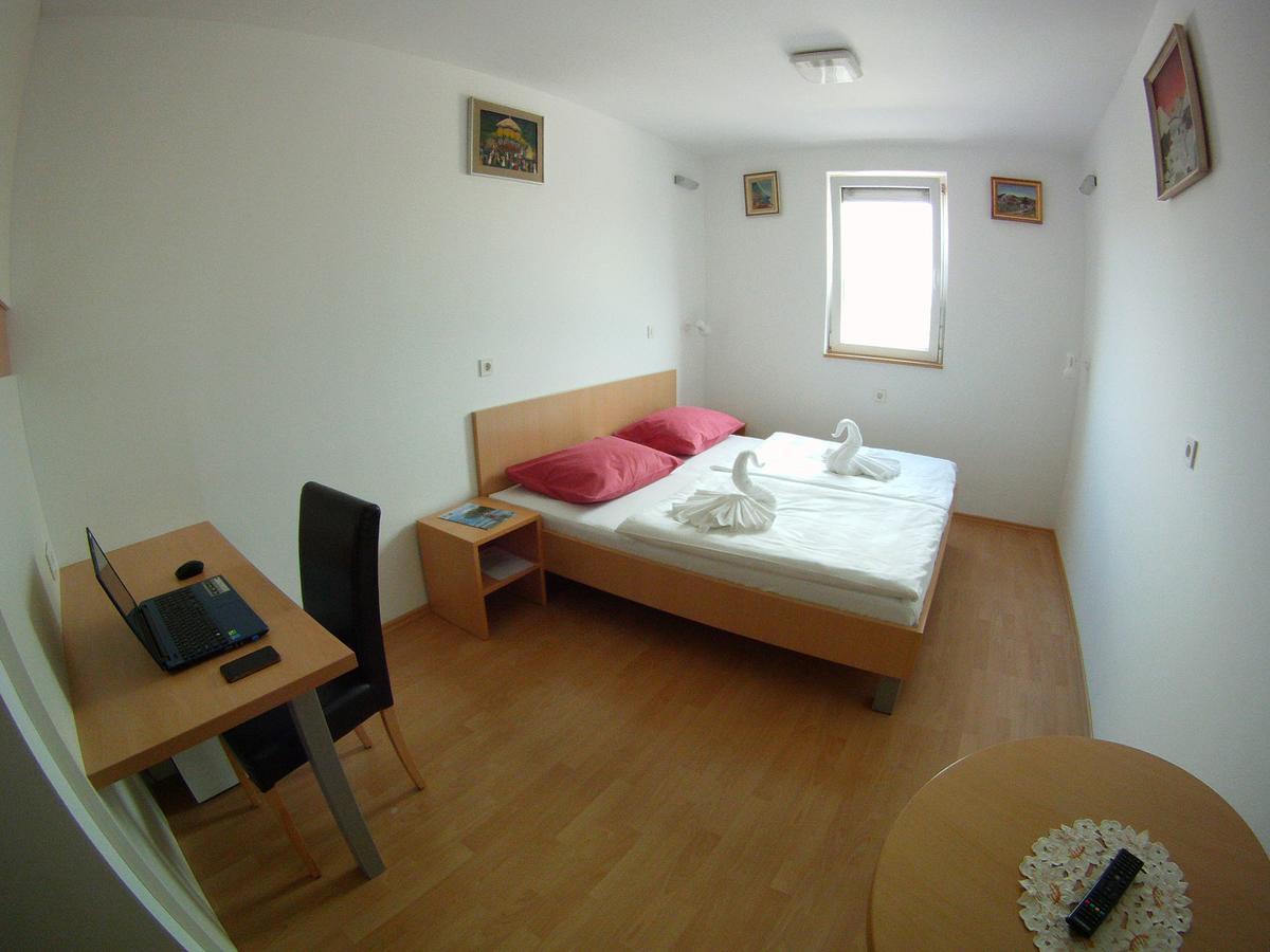 Hotel Galaksija Trebnje Extérieur photo