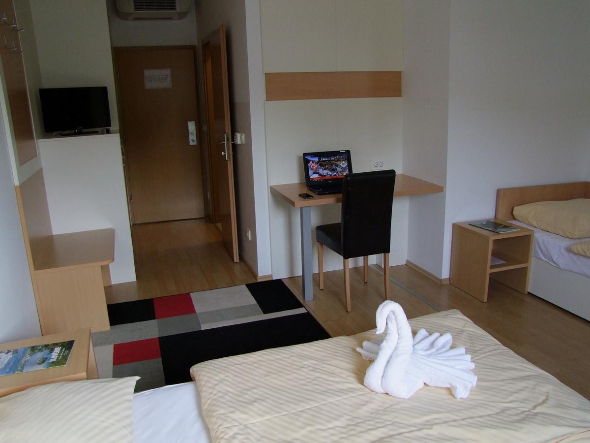 Hotel Galaksija Trebnje Extérieur photo
