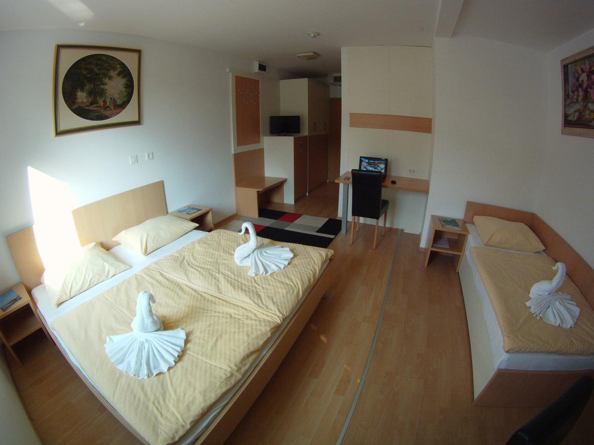 Hotel Galaksija Trebnje Extérieur photo