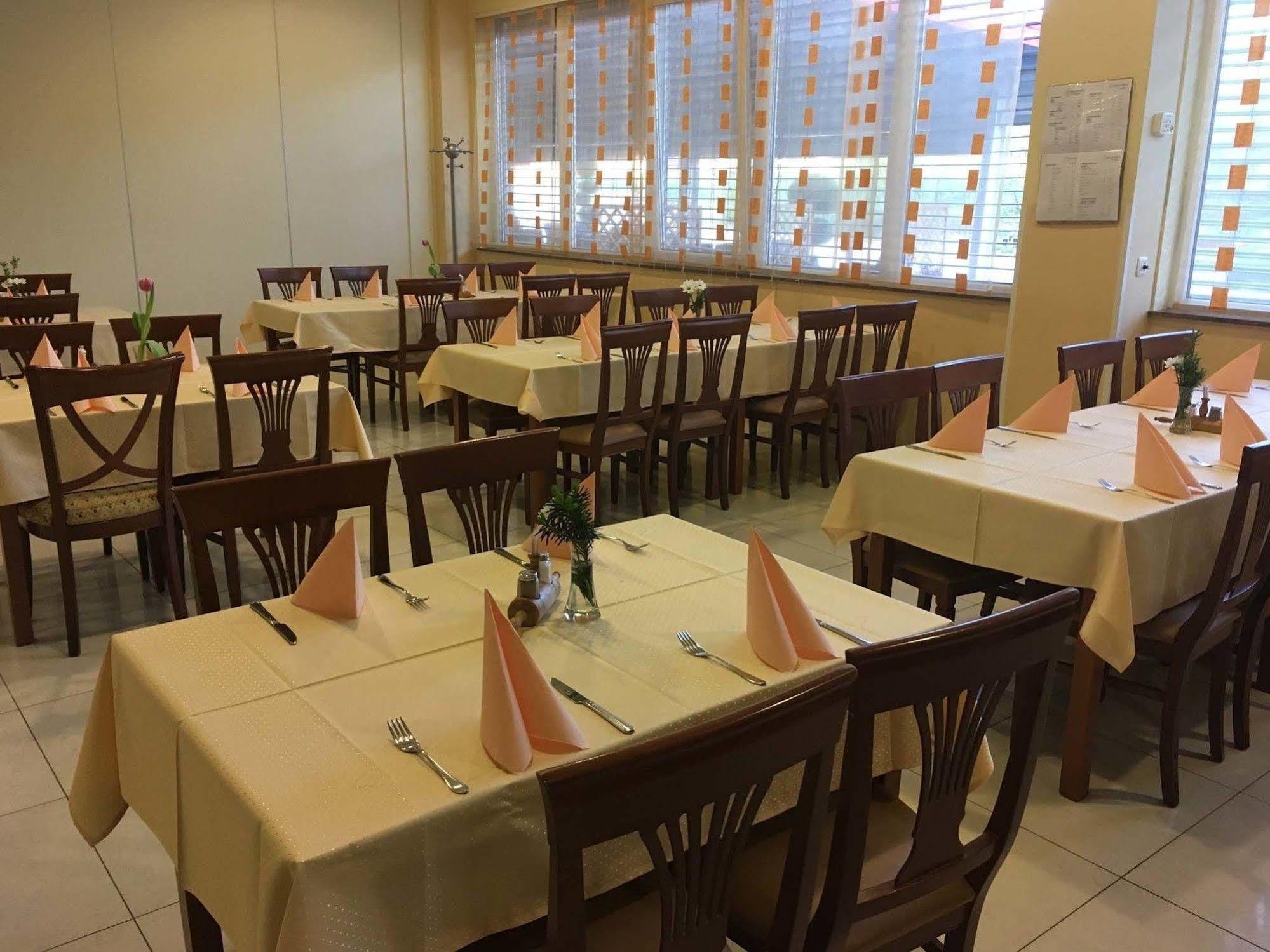 Hotel Galaksija Trebnje Extérieur photo