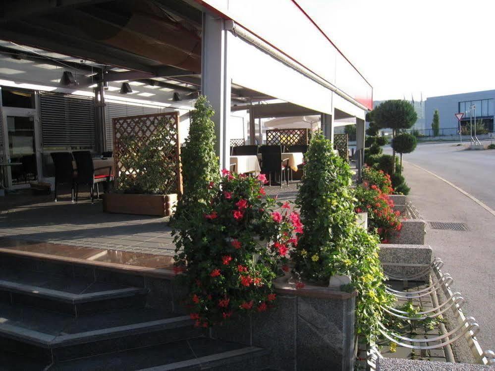 Hotel Galaksija Trebnje Extérieur photo