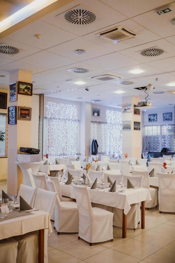 Hotel Galaksija Trebnje Extérieur photo
