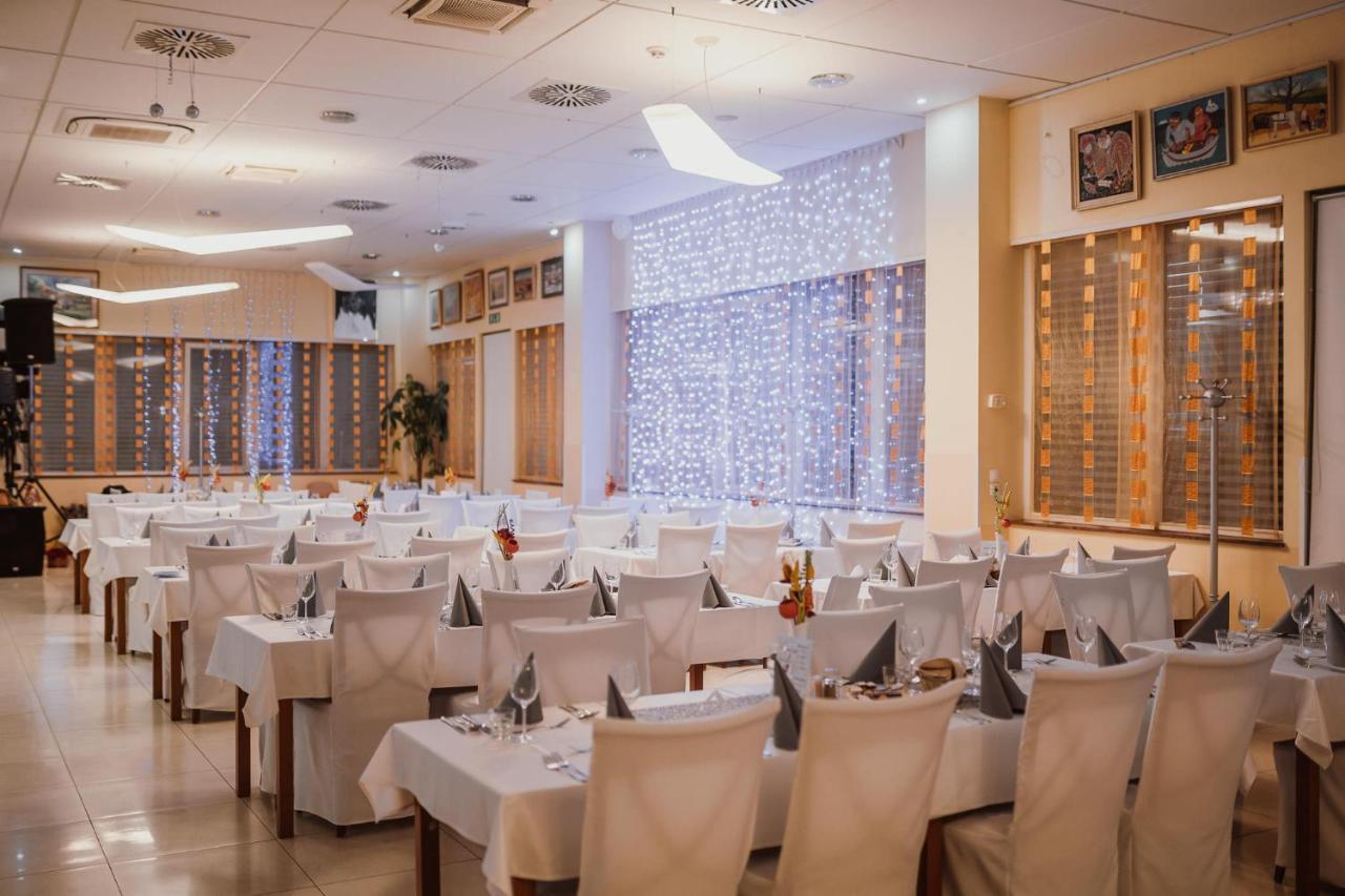 Hotel Galaksija Trebnje Extérieur photo